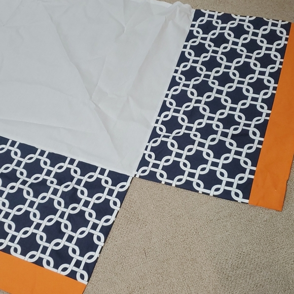 Crib bed skirt, diaper pad cover, sheets - Picture 8 of 9